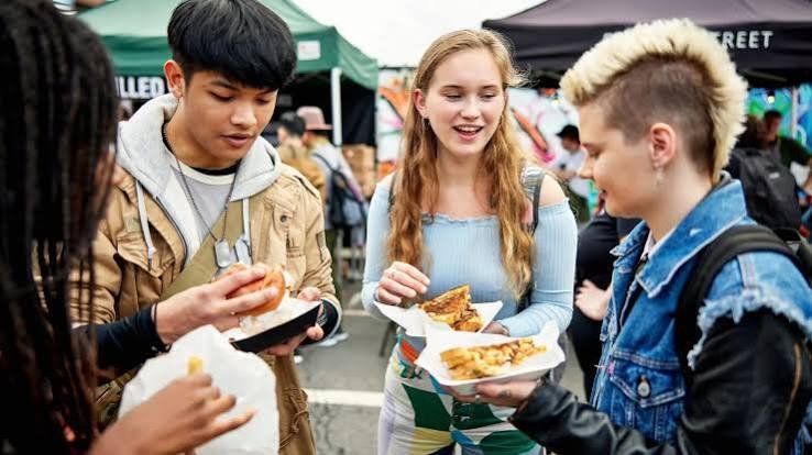 The 3-3-3 Rule Is Quietly Editing Gen Z’s Basket Your Content Isn’t Ready.